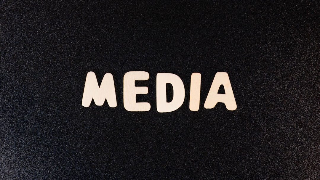 Audiences premium : pourquoi les médias thématiques délivrent une attention publicitaire de meilleure qualité que les réseaux sociaux
